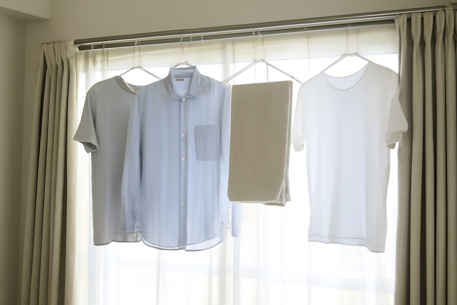カーテンレールを物干し代わりにするのは原則NGです!